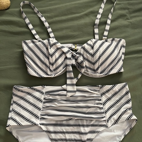 Navy blue striped high waist bikini, size 14 - Picture 4 of 4